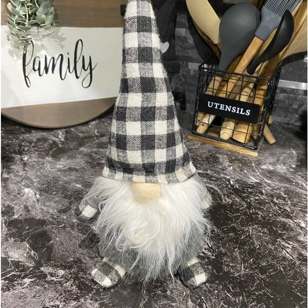 Knome with bell on its hat